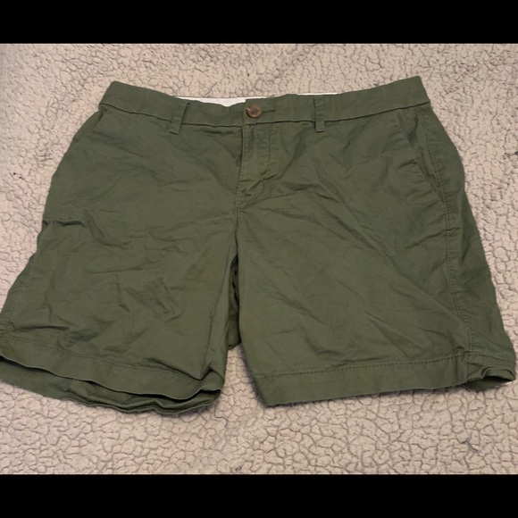 Green old navy shorts - Picture 1 of 1